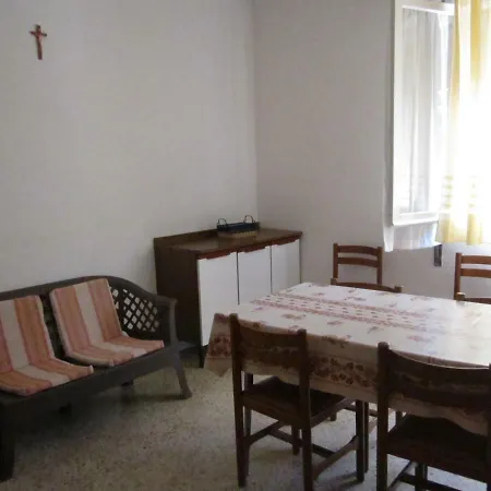 Garden Apartment *